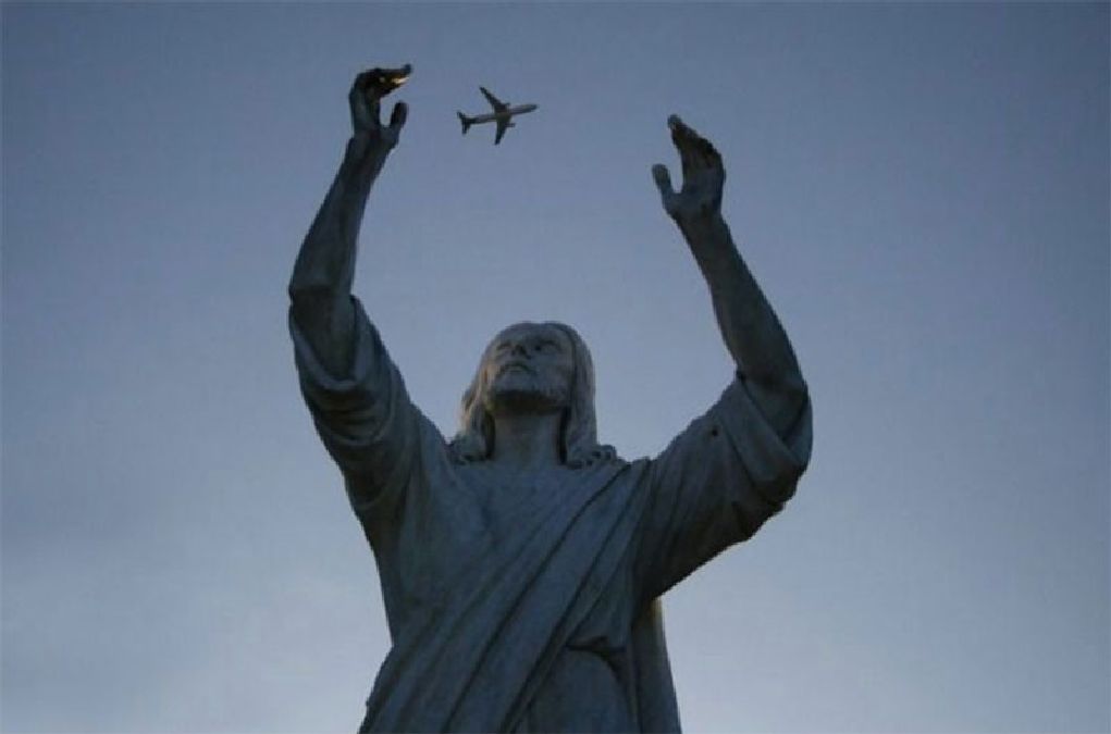 statue juggling plane perfect timing